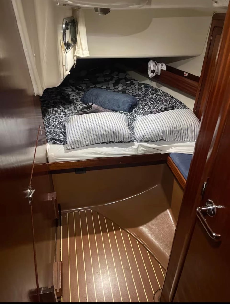 Entire boat 3 cabins in Birgu vittoriosa Cabin in Malta