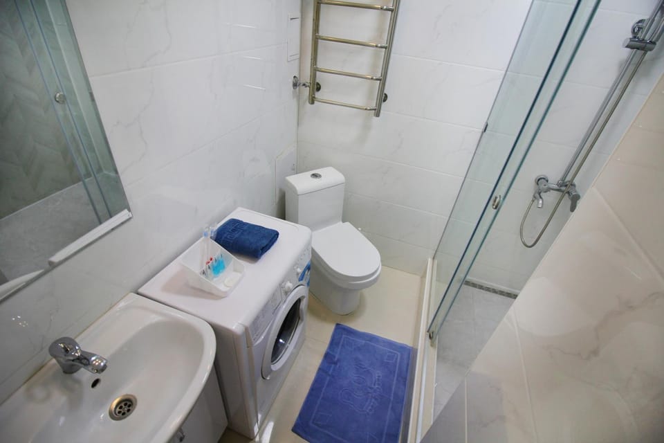 Shower, Toilet, Bathroom