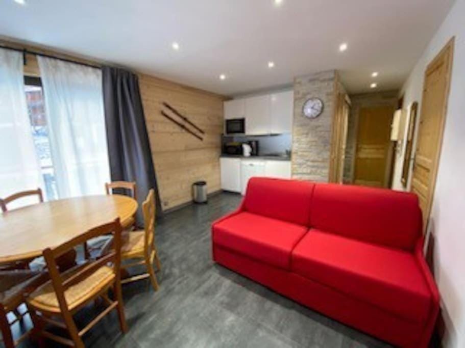 Isabela 63 - Beau T2 rénové, proche du centre Apartment in Châtel