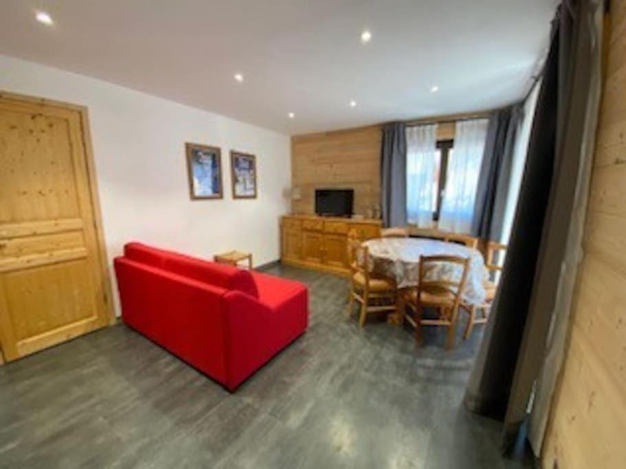 Isabela 63 - Beau T2 rénové, proche du centre Apartment in Châtel