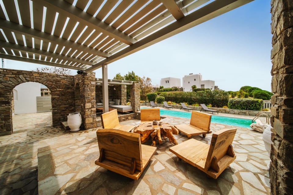 Day, Natural landscape, Swimming pool, sunbed