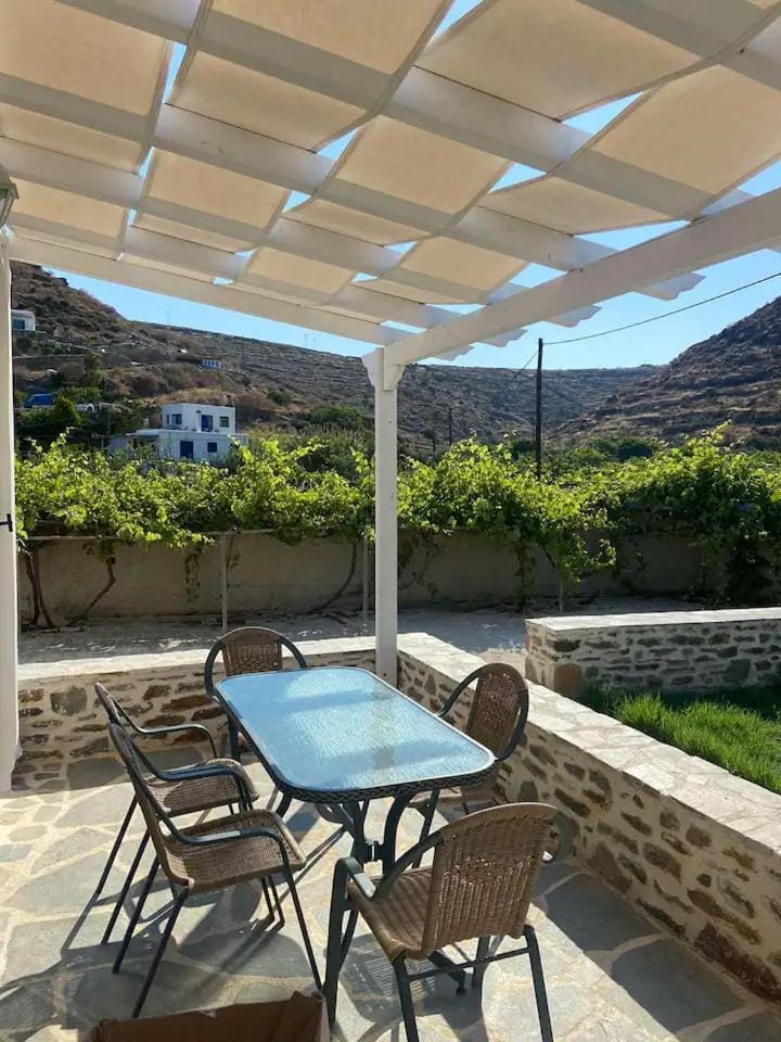 Acta Apartment House in Kea-Kythnos