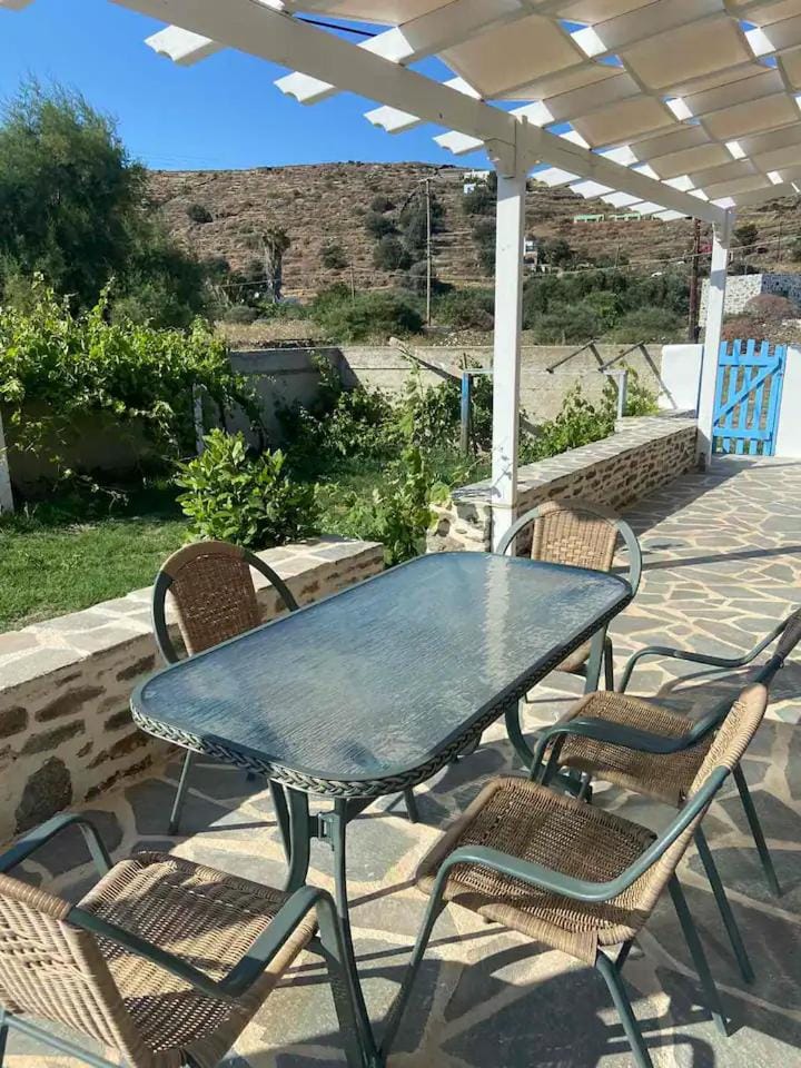 Acta Apartment House in Kea-Kythnos