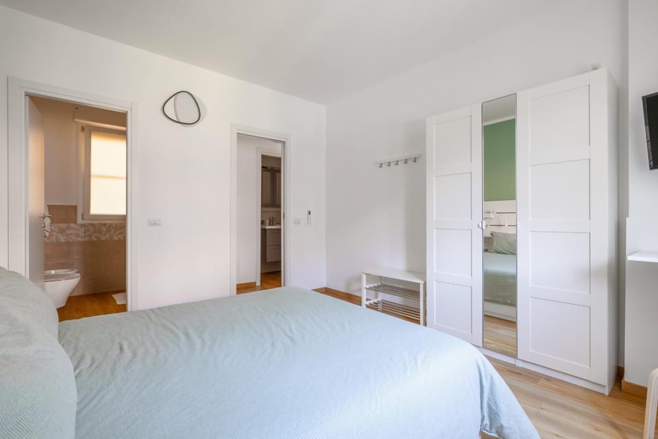 Bathroom, Bedroom
