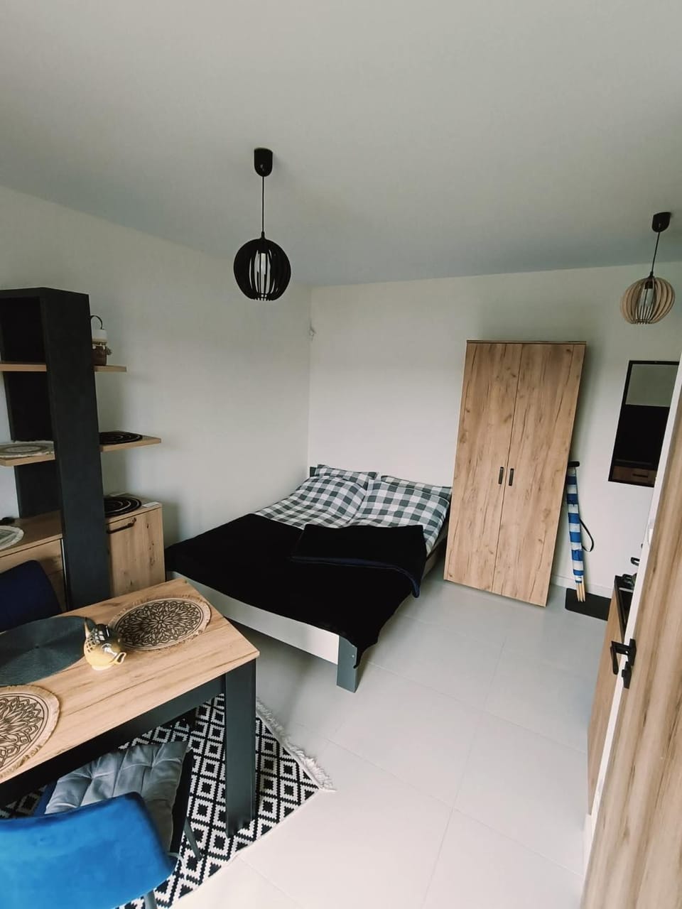 Bed, Living room, Photo of the whole room, Seating area, Bedroom, wardrobe