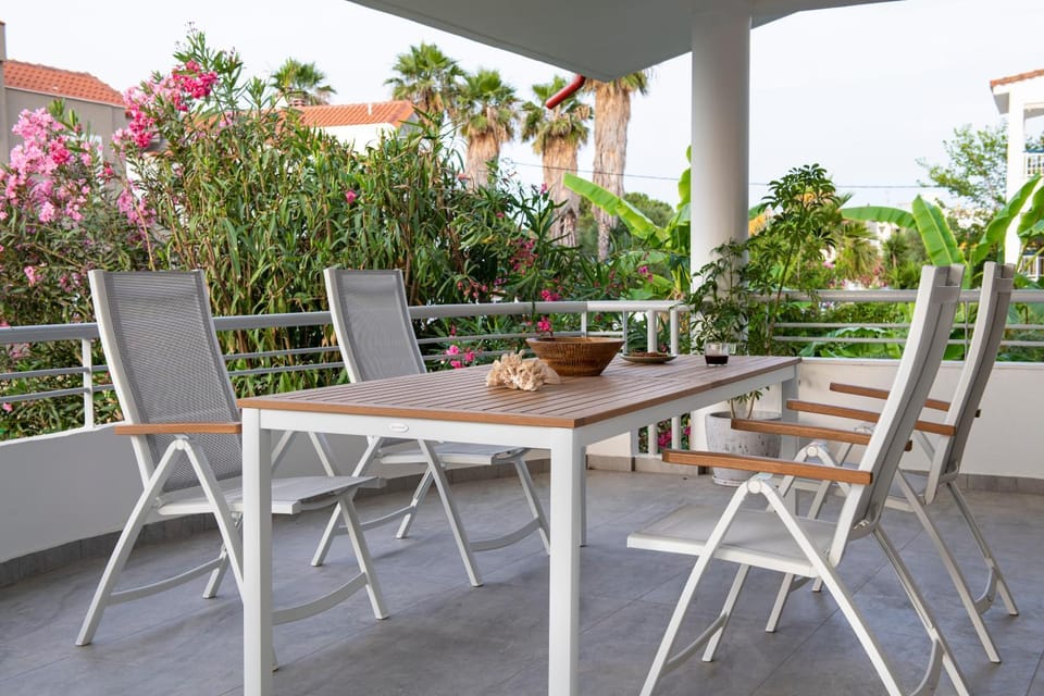 Patio, Day, View (from property/room), Balcony/Terrace, Garden view