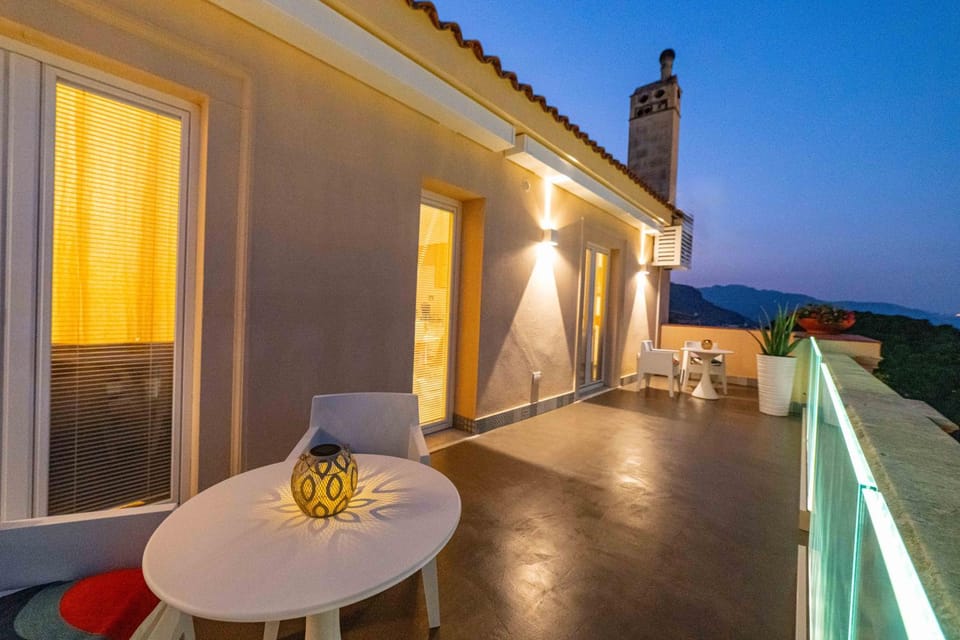 Night, View (from property/room), Balcony/Terrace