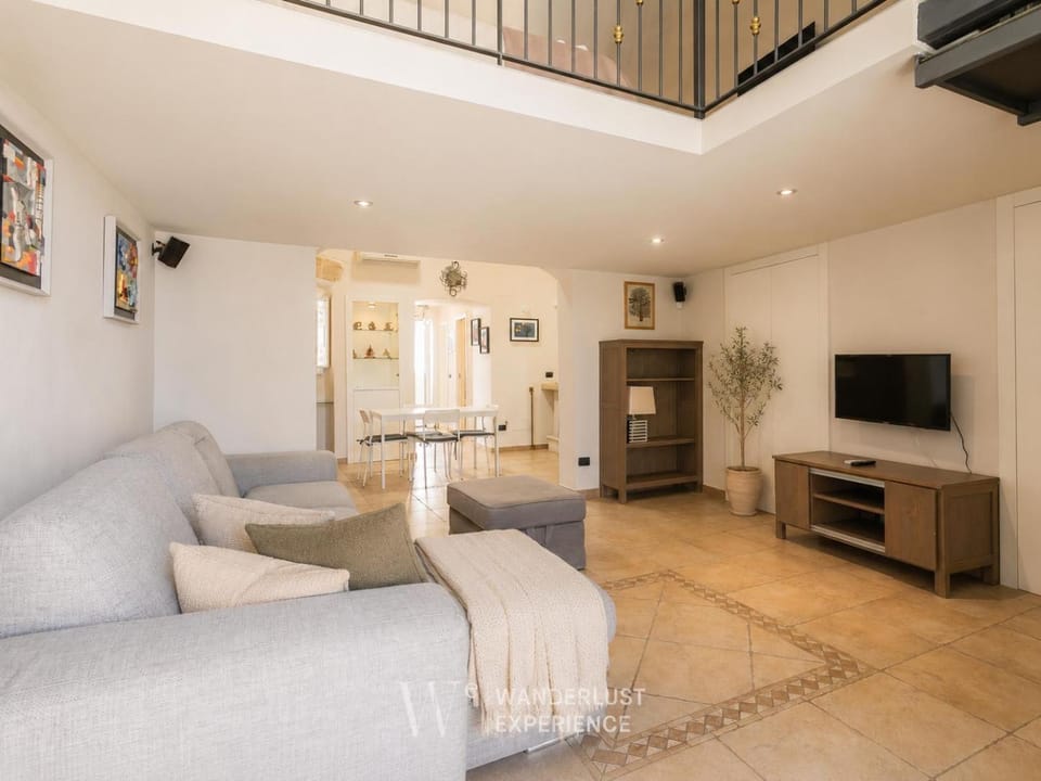 Living room, Seating area, Evening entertainment