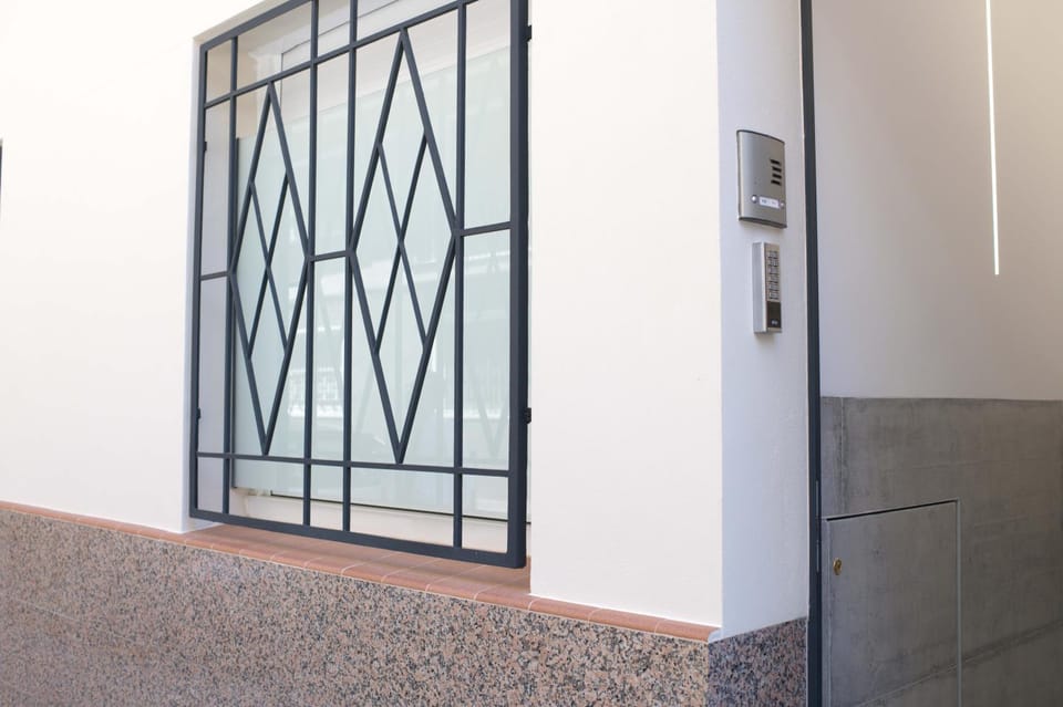 Property building, Facade/entrance