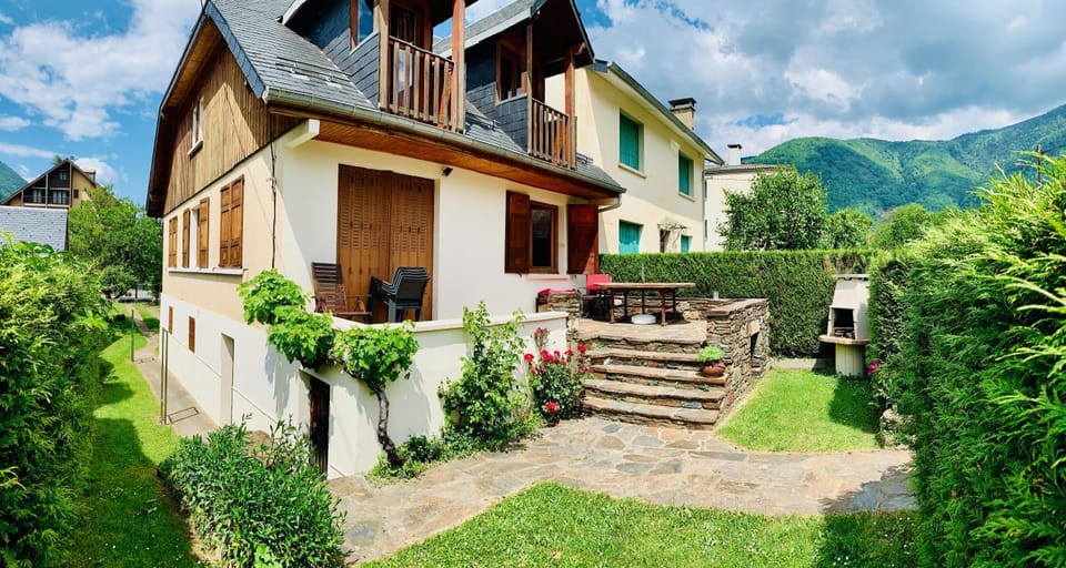 Patio, BBQ facilities