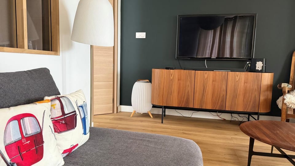 Communal lounge/ TV room