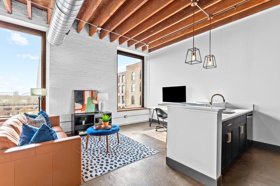 Brick & Bed Riverfront Lofts, P 4I Apartment in Saint Louis