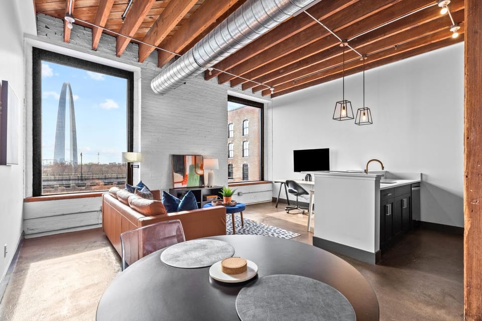 Brick & Bed Riverfront Lofts, P 4I Apartment in Saint Louis