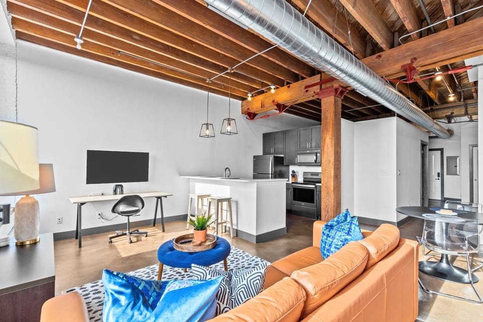 Brick & Bed Riverfront Lofts, P 4I Apartment in Saint Louis