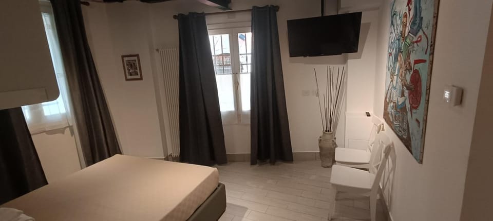 TV and multimedia, Photo of the whole room