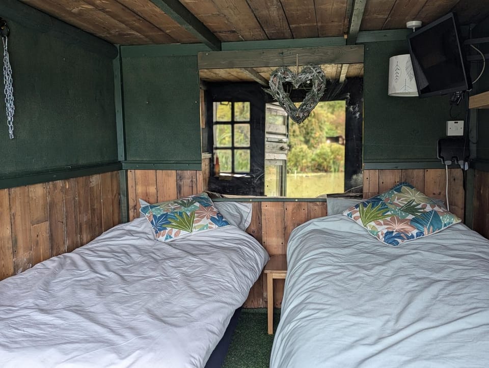 the reedy cabin Cabin in Dartford