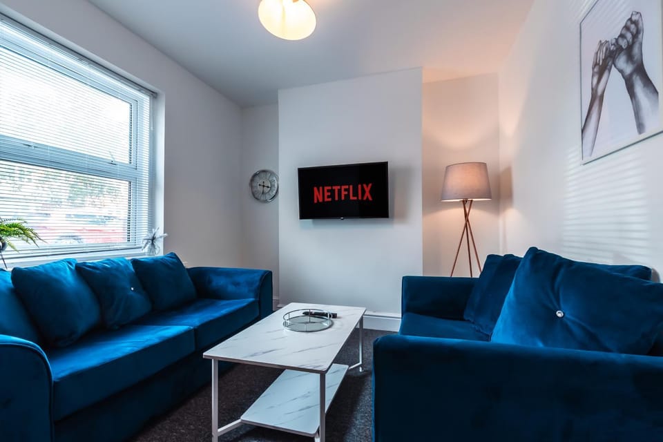 TV and multimedia, Living room, Seating area