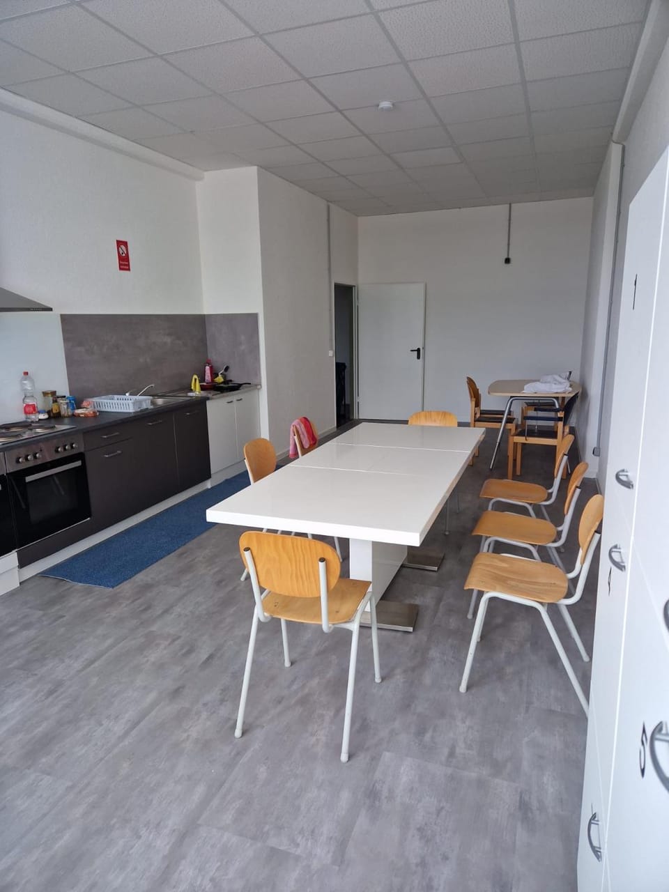 Kitchen or kitchenette, Dining area