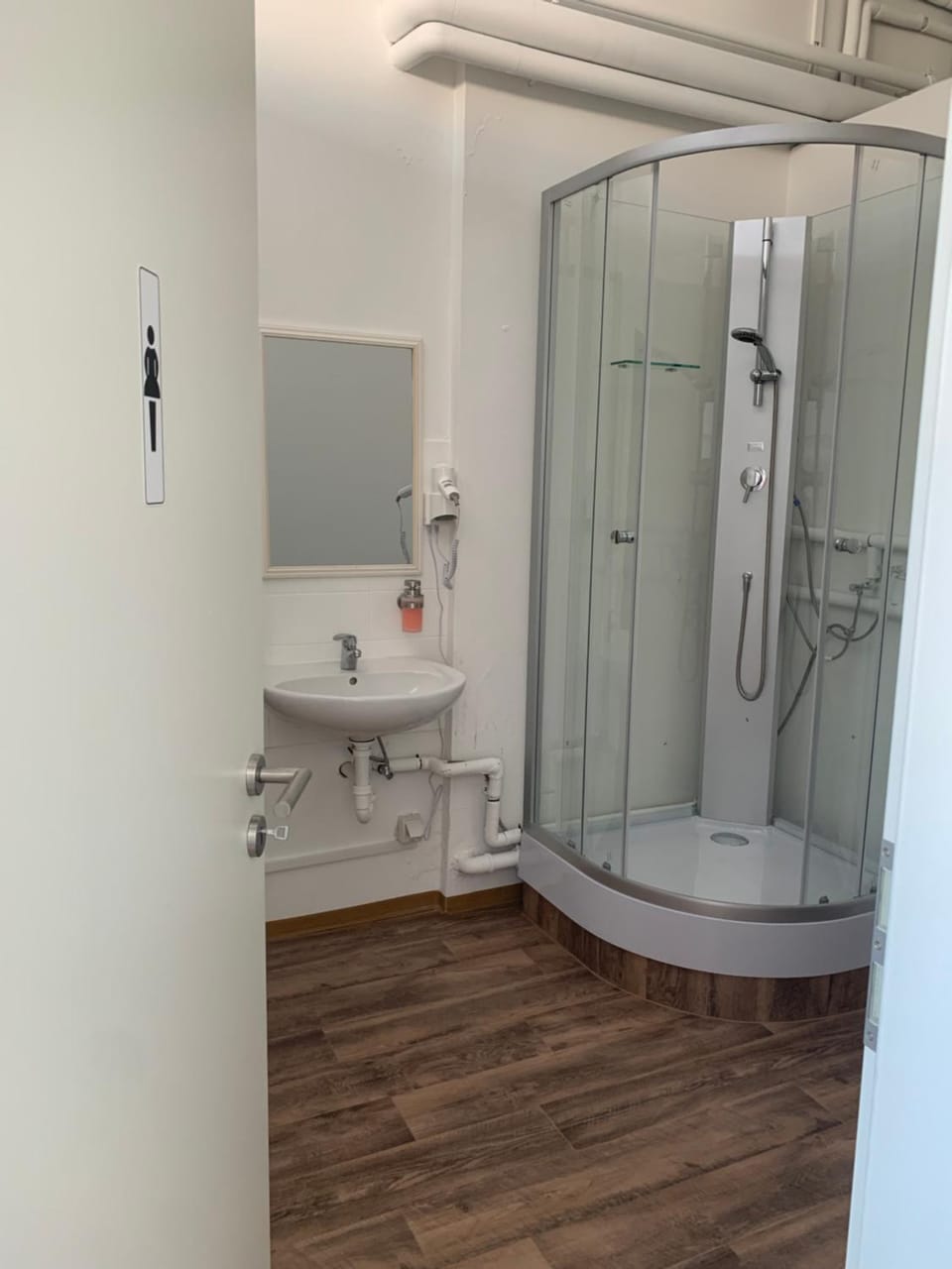 Shower, Toilet