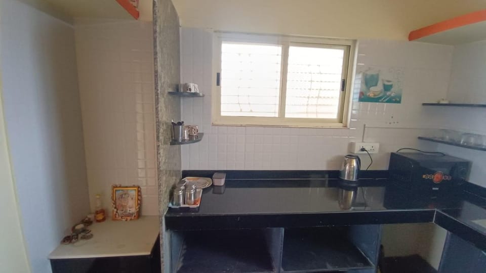 Kitchen or kitchenette, kitchen