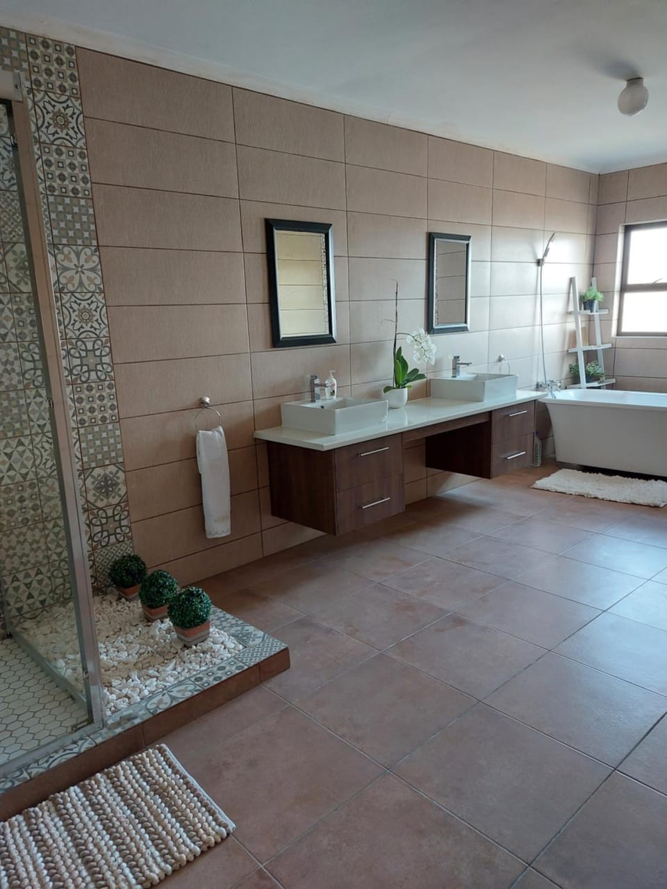 Shower, Bathroom, Bath, towels