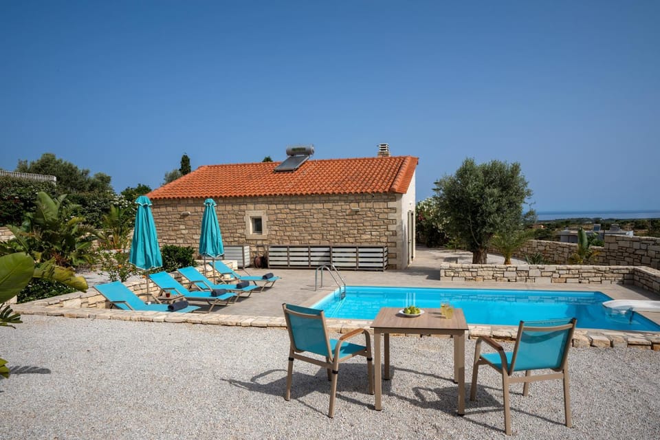 Property building, Garden, Swimming pool, sunbed