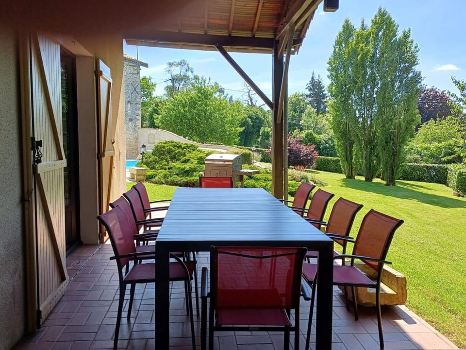 Patio, BBQ facilities, Garden