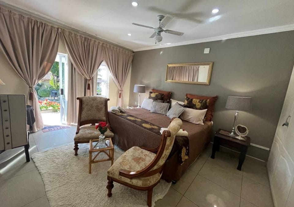 Bed, Photo of the whole room, Seating area, Bedroom, Garden view, Pool view, towels, wardrobe