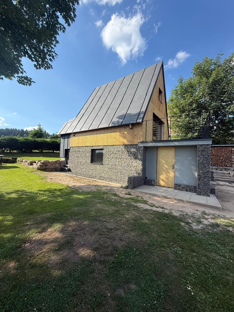 Property building, Natural landscape, Garden, Garden view