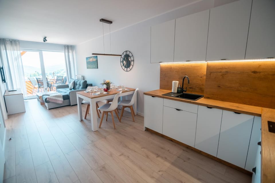 Coffee/tea facilities, Kitchen or kitchenette, Living room, stove