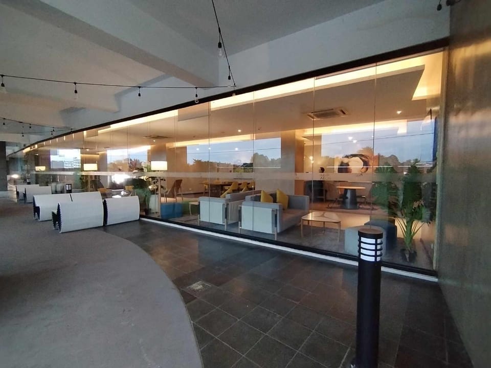 Property building, Restaurant/places to eat