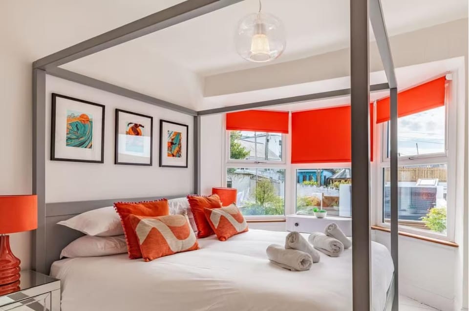 The Surfer's Townhouse with Sea Views House in Newquay