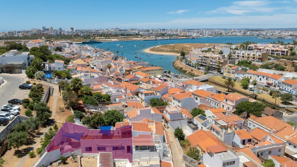 Villa Marie e Villa Marieke Ferragudo by Rosado Villa in Ferragudo