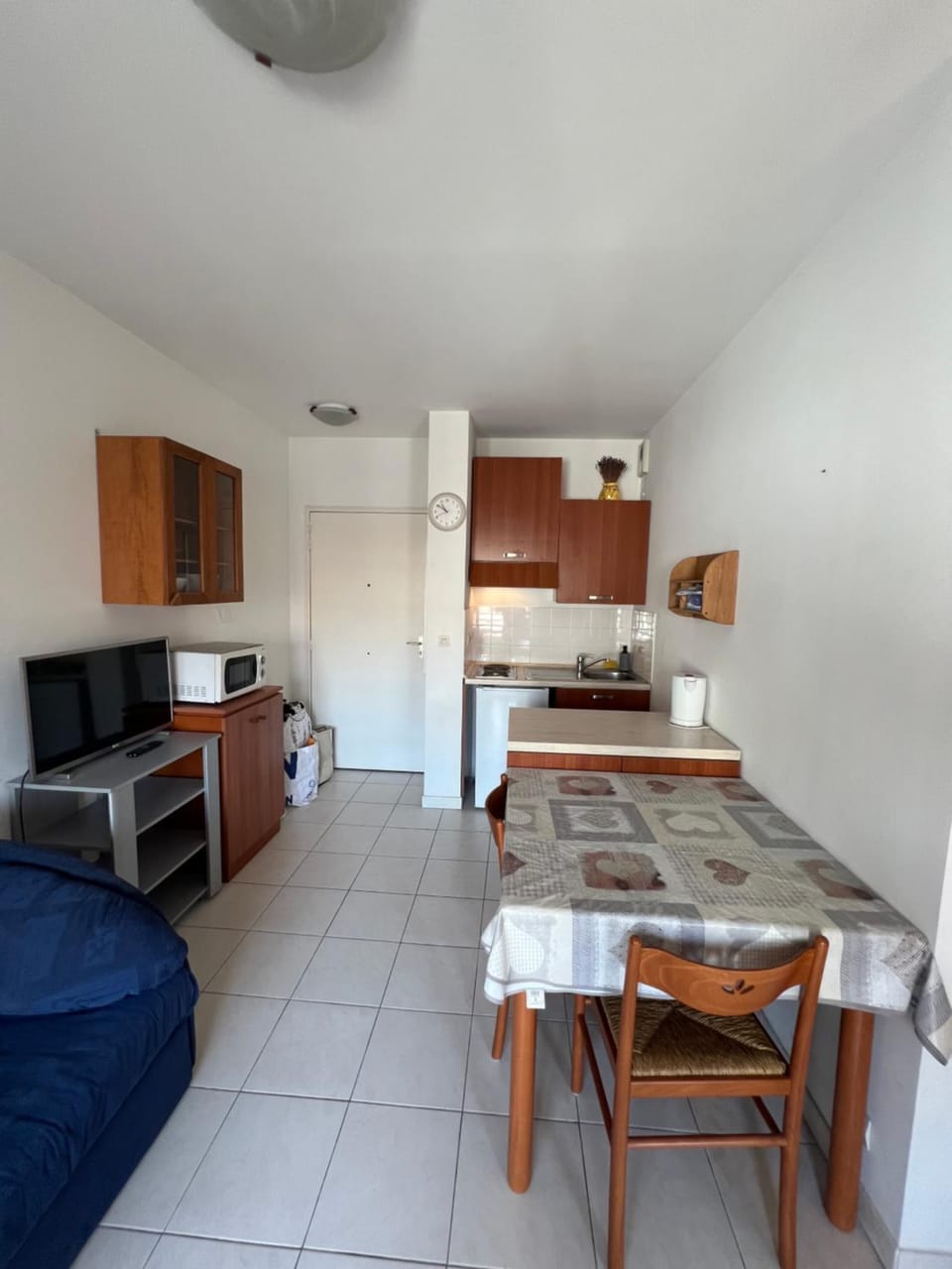 TV and multimedia, Living room, microwave