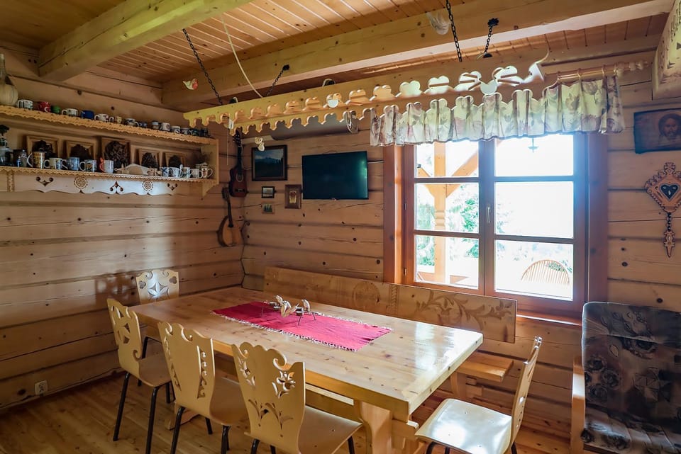 Communal lounge/ TV room, TV and multimedia, Dining area, Evening entertainment