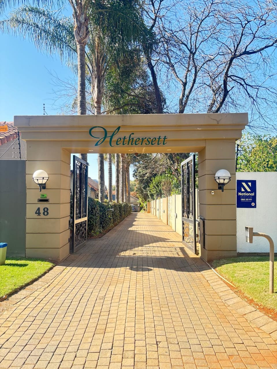Property building, Facade/entrance