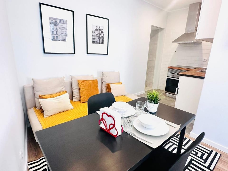 Lisbon Orange House - Modern Two-Bedroom Apartment RC D Apartment in Lisbon