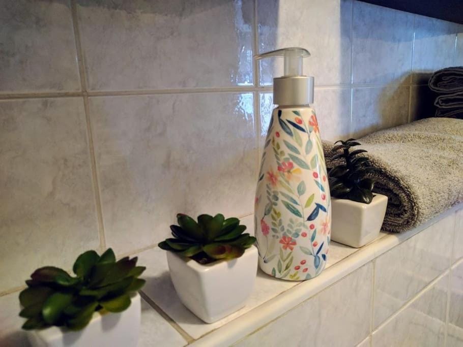 Bathroom, towels