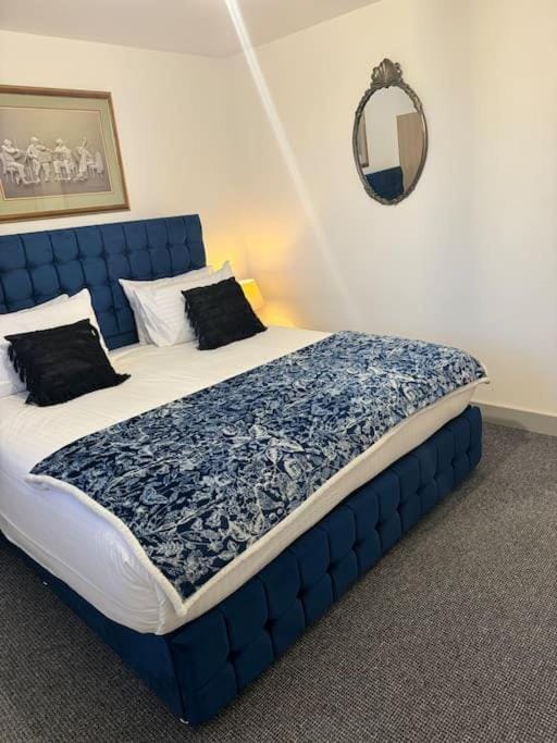 2 bed luxury apartment Apartment in Wolverhampton