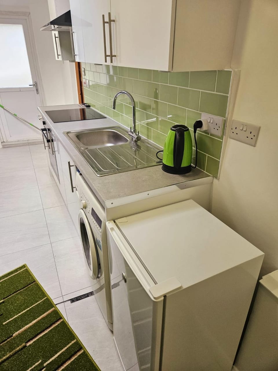 Coffee/tea facilities, Kitchen or kitchenette, toaster, washing machine