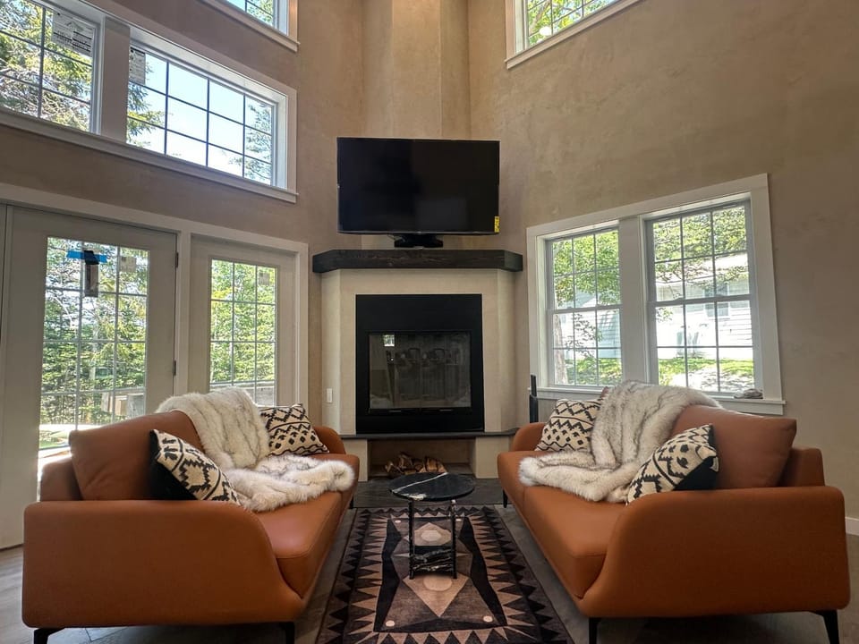 TV and multimedia, Living room, Seating area