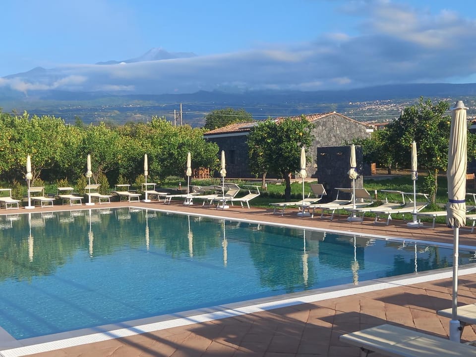 Mountain view, Pool view, Swimming pool