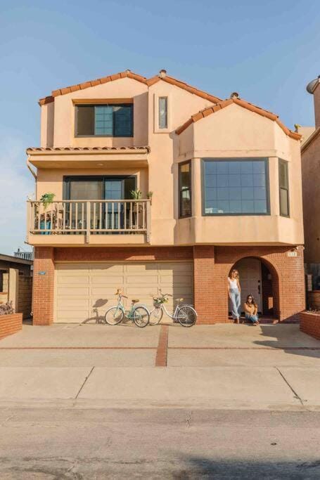 Cool Cali Vibe - Barefoot Stepping Distance 2 Sand House in Oxnard