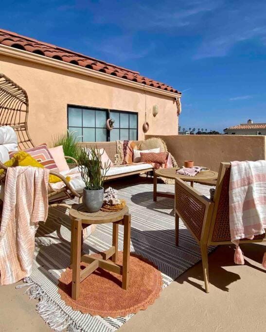 Cool Cali Vibe - Barefoot Stepping Distance 2 Sand House in Oxnard