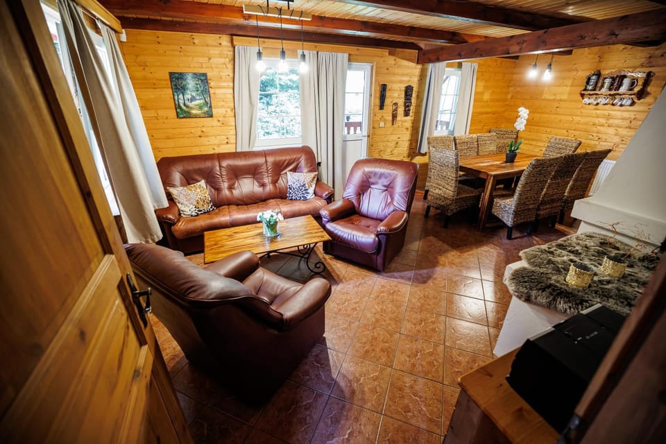 Communal lounge/ TV room, TV and multimedia, Living room, Seating area, Dining area, Communal kitchen