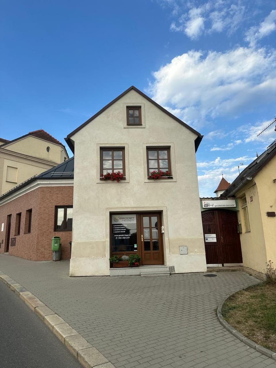 Property building, Street view