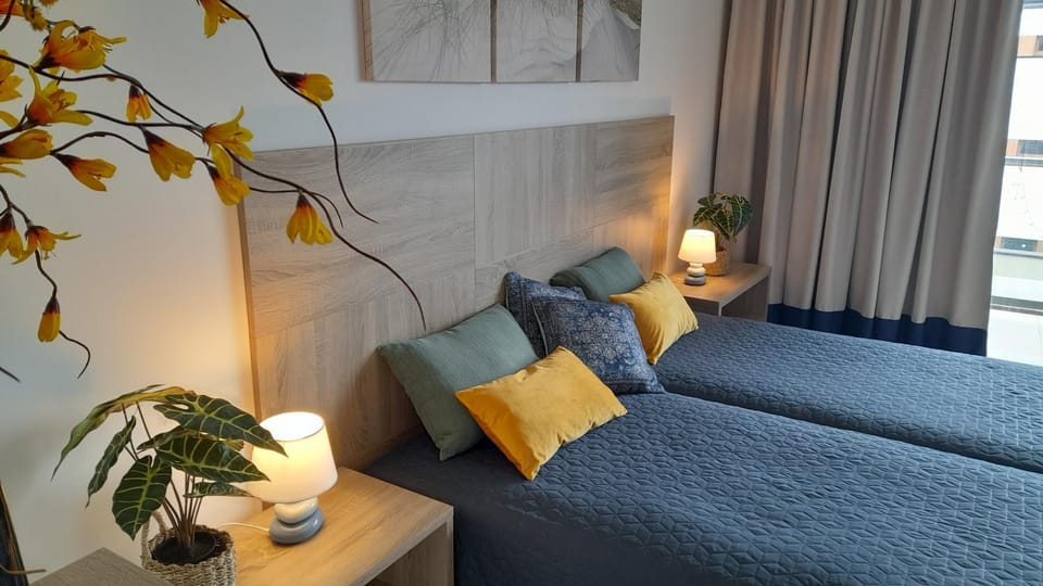 Bed, Living room