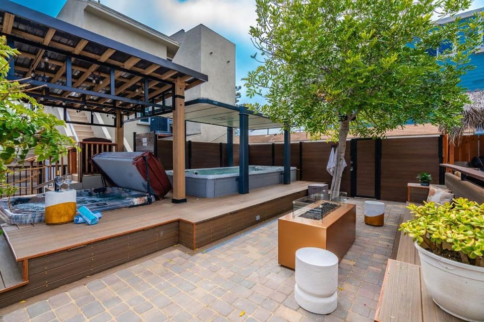 PB Compound Getaway Steps to Surf and Sand House in Pacific Beach