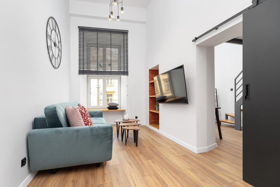 Communal lounge/ TV room, TV and multimedia, Living room, Seating area, Evening entertainment