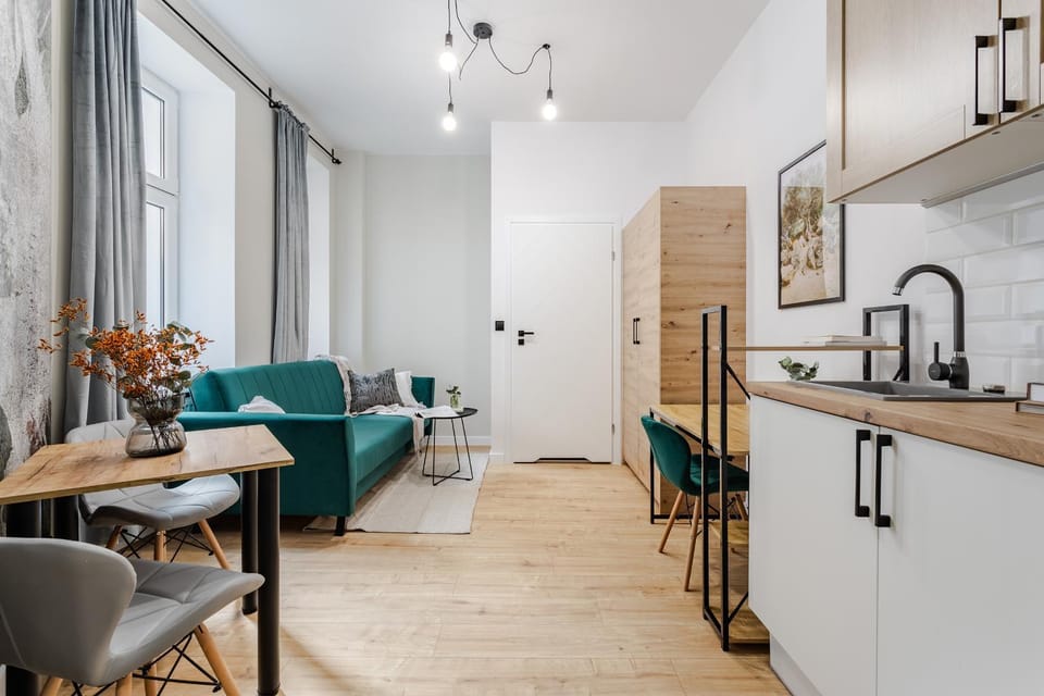 Kitchen or kitchenette, Seating area, Dining area
